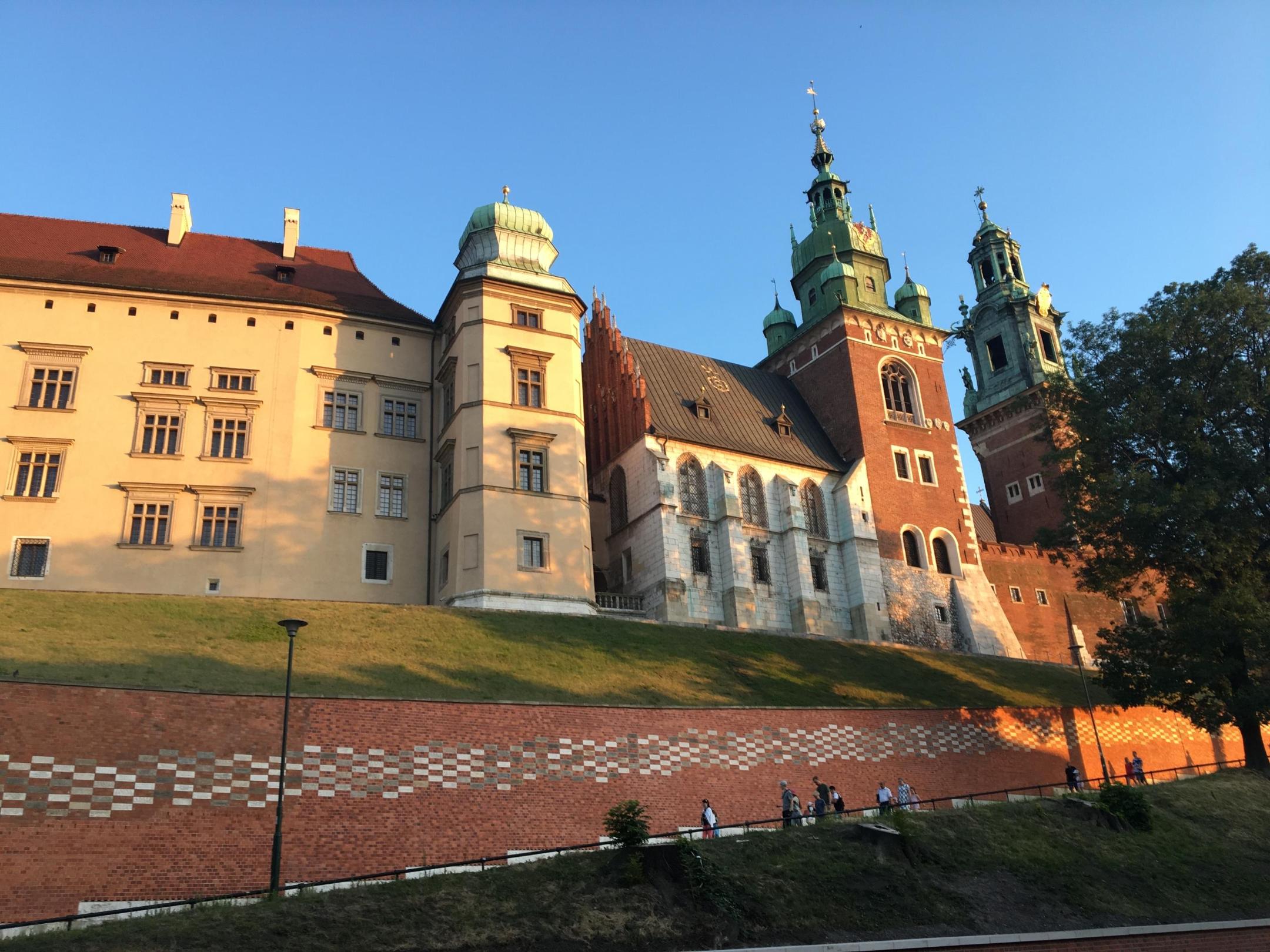 Aufgang-zum-Wawel.JPG_345123680