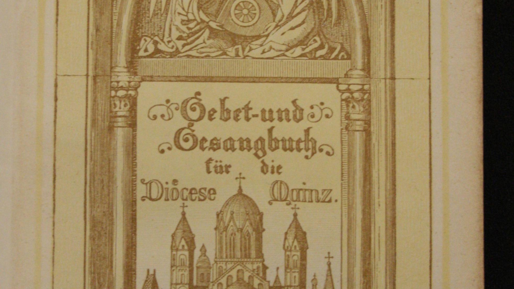 Impressionen aus der Ausstellung: Kettelersches Gesangbuch 1865 (Signatur: GSB-D Mainz 1865)